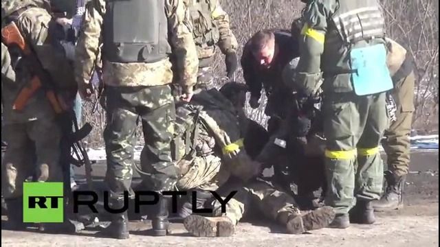 Украинский солдат упал с БМП во время отступления