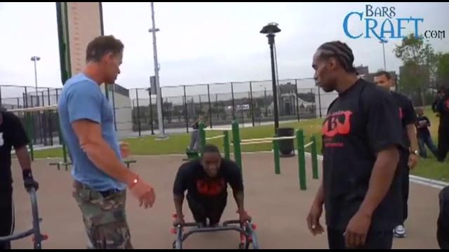 Что то рекламируют