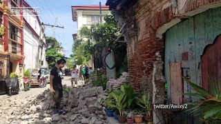 Сильное землетрясение магнитудой 7 и цунами в Панаме. Кресты, колокольни церквей и дома обрушились