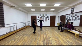Вращения уйгурской школы танца