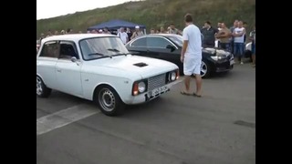 Москвич vs BMW 335