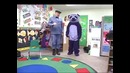 Дети испугались панду