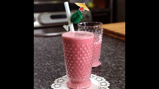 Strawberry milkshake (딸기셰이크)