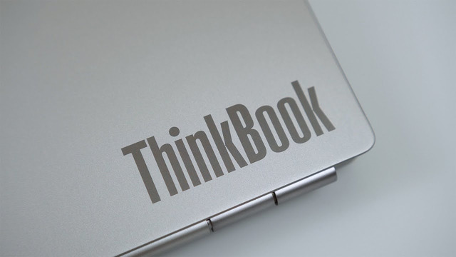 Lenovo ThinkBook – легкий и воды не боится
