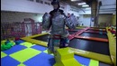 Эпик непробиваемый костюм из скотча. 100 слоев изоленты на человеке