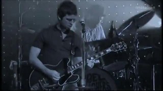 Noel Gallagher’s H.F.B. – FREAKY TEETH (Music Video)