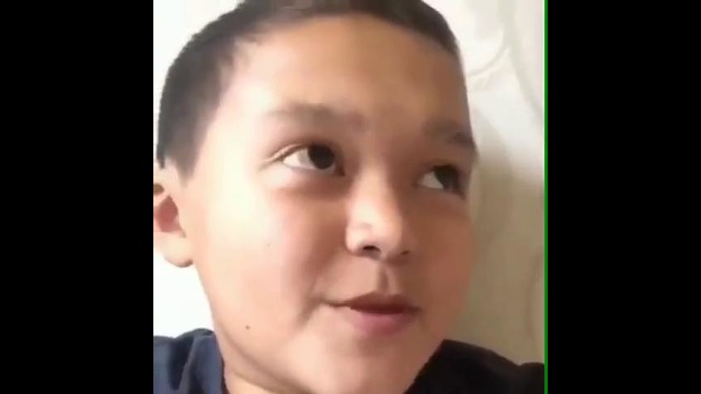 Кизлар болалар олдида бошқача кулишади аслида эса