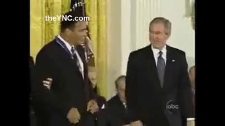 Мухаммед Али опозорил Буша