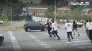 Пешеходы всё перенесут