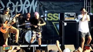 Issues – Never Lose Your Flames (LIVE! Vans Warped Tour 2014)