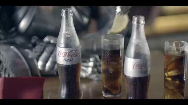 Жанна Д’ Арк и современные трудности при этом наслаждаясь Coca-Cola