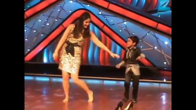 Kareena Kapoor is Dancing with Superkid