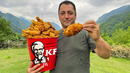 В деревне свой собственный лучший KFC! Хрустящие куриные ножки и крылышки для всех детей