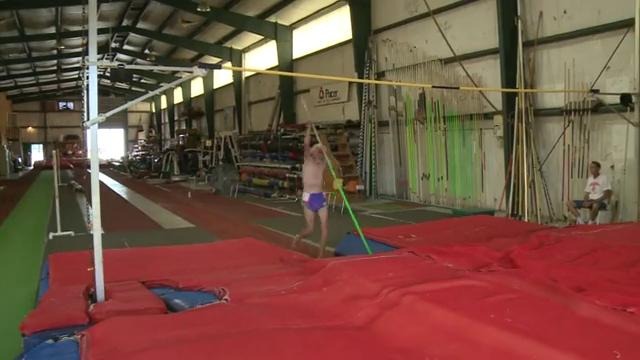 90-летний прыгун установил новый мировой рекорд