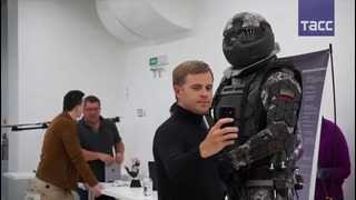 Прототип боевого костюма будущего представили в Москве