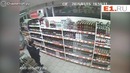 Защитные ворота в супермаркете