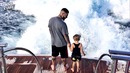 4-летняя дочь Тимати показала характер и выбросила телефон