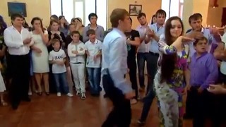 Танец на чеченской свадьбе