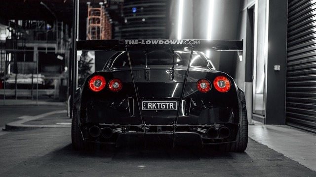 Carbon Rocket; Rocket Bunny GT-R R35