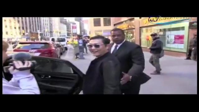 PSY & Scooter Braun Makes Cameraman Dance in NYC