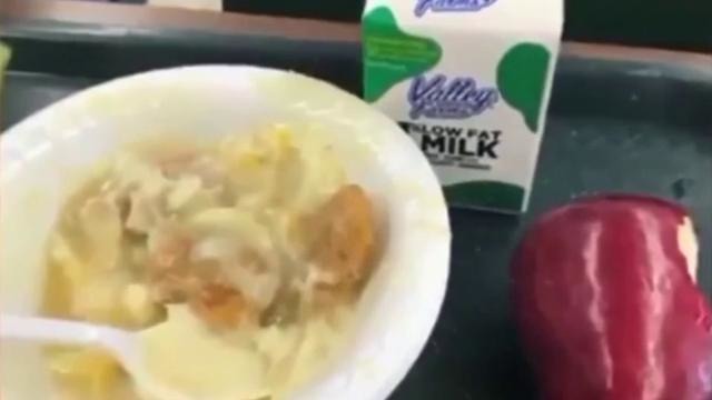10 отвратительных школьных обедов
