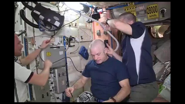 Астронавты на МКС обрили головы из-за проигрыша сборной США на ЧМ-2014