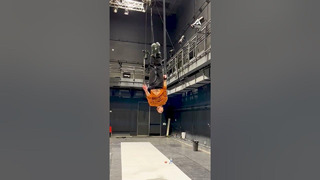 Guy Unexpectedly Learns New Trick On Aerial Strap