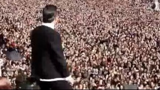 PSY в Париже:20 тысяч человек в Париже станцевали Gangnam Style