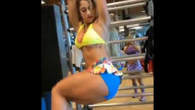 Priscila Freitas – Видео из инстаграм бразильской фитнес модели. №14