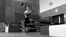 Bboy Punisher 1990 крутится на одной руке