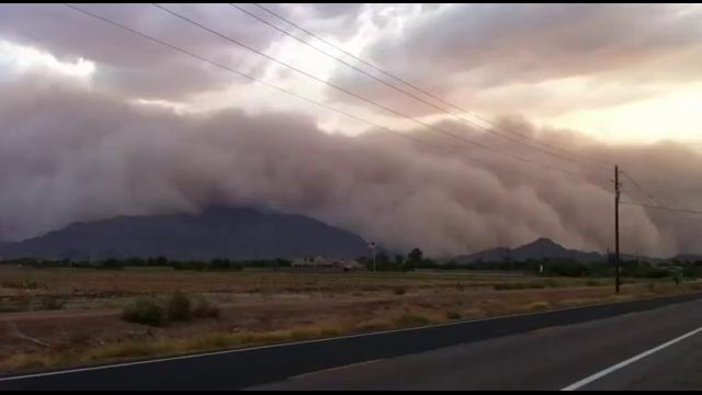 Пыльная бурая в Аризоне 5 июля 2011