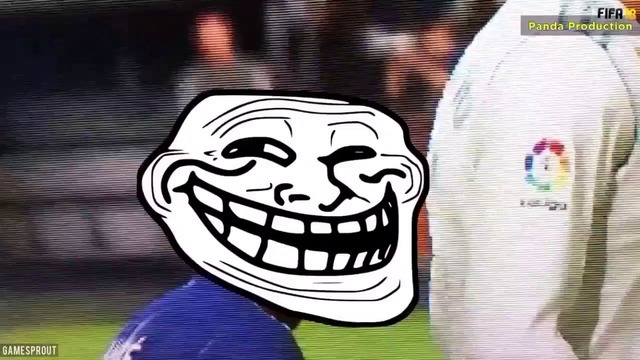 FIFA 18 – Cristiano Ronaldo and Kante awkward moment