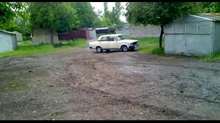 Машина на ремонте)