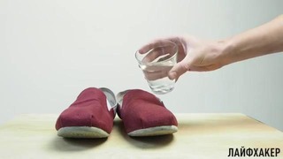 Как защитить обувь от промокания при помощи восковой свечи