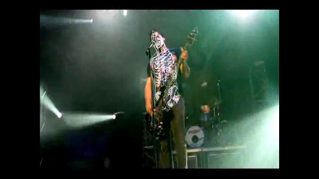 Skillet – Forsaken (Live) [Part 4)