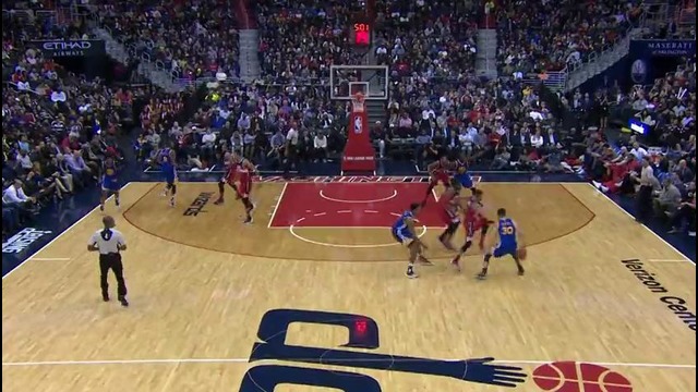 Stephen Curry Crosses Up Two Defenders and Nails a Floater