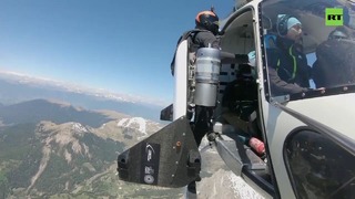 Экстремал с реактивным крылом за спиной разогнался над Альпами до 278 кмч