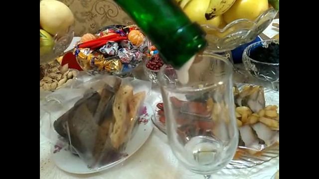 Пробка от шампанского вбита намертво