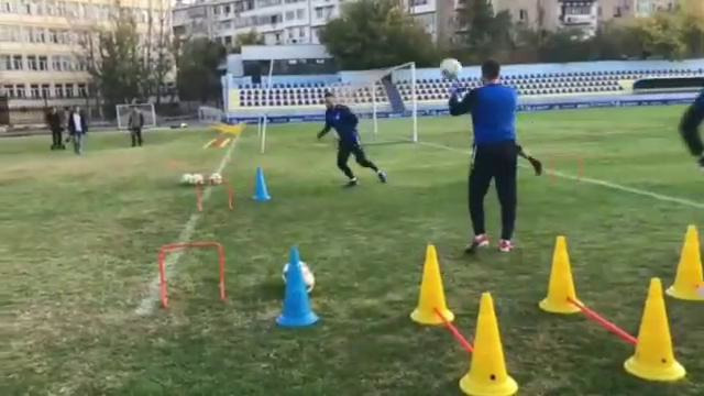 Тренировка вратарей сборной Узбекистана