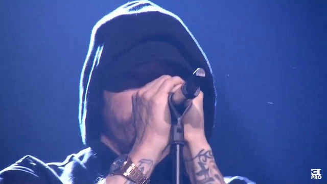 Eminem & Skylar Grey — «Walk On Water» (MTV EMA 2017 Live, London)