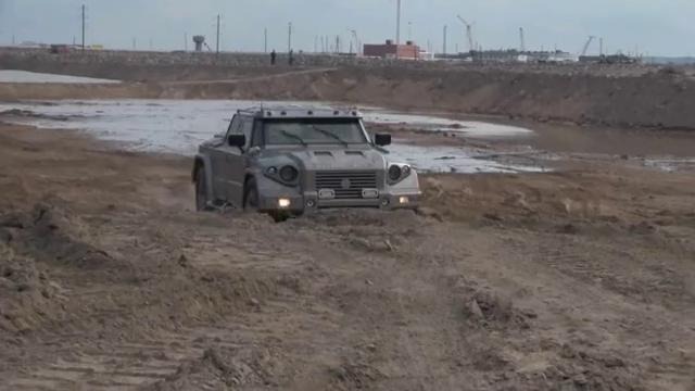 Российский бронированный внедорожник Т-98 «Комбат»