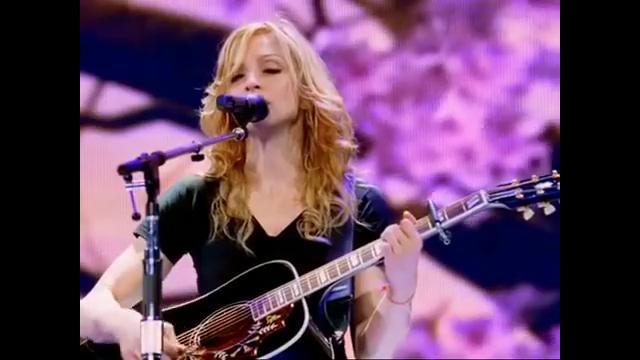 Madonna feat. Isaac Sinvani – Paradise (Live The Confessions Tour, 2006)