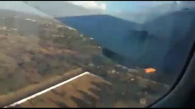 В ЮАР пассажир самолёта изнутри снял его крушение