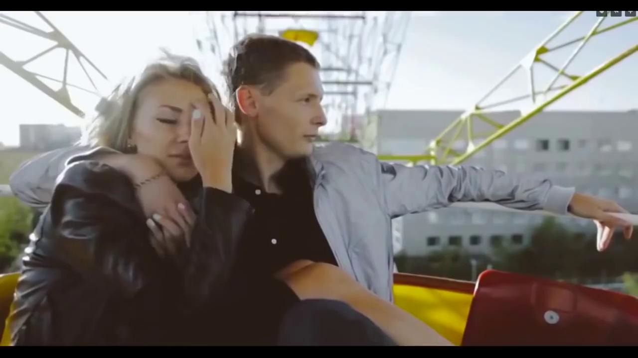 С ней живой кто. Taras - живой. Taras с ней живой. Какой Мерседес снимался в клипе у Нурминского