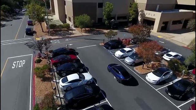 Tesla Motors представила новый «автопилот»