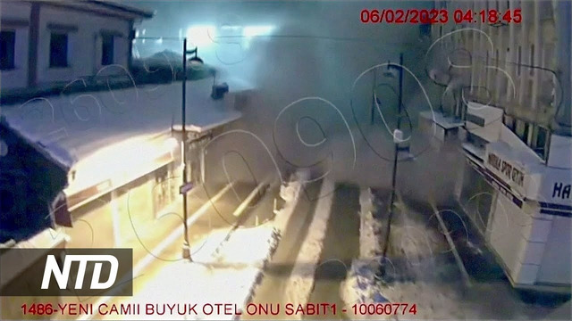 Рушатся здания: кадры начала землетрясения в Турции. Видео с камер наблюдения