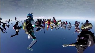 Прыжок 164 человек, вниз головой, с парашютом (Мировой рекорд)