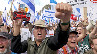 Судебную реформу в Израиле отложили из-за накалившихся протестов