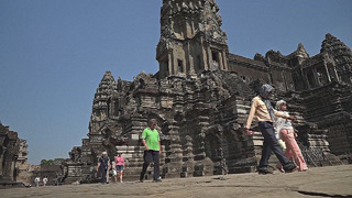 Самый знаменитый храмовый комплекс Камбоджи по-прежнему полупустой