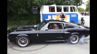Ford Mustang GT500 Burnout